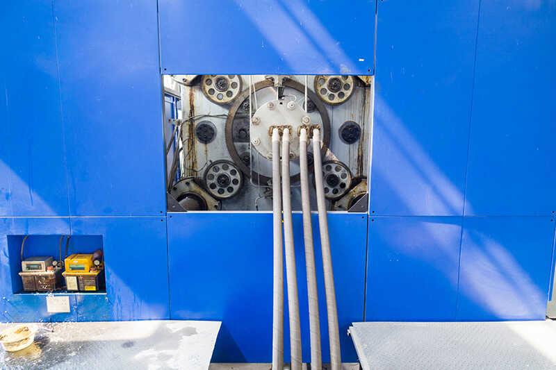 全自動(dòng)注塑機(jī)(圖3)