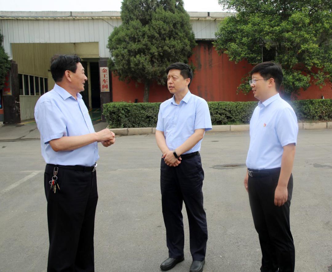 許昌市委副書記、代市長(zhǎng)劉濤蒞臨大張公司調(diào)研(圖4)