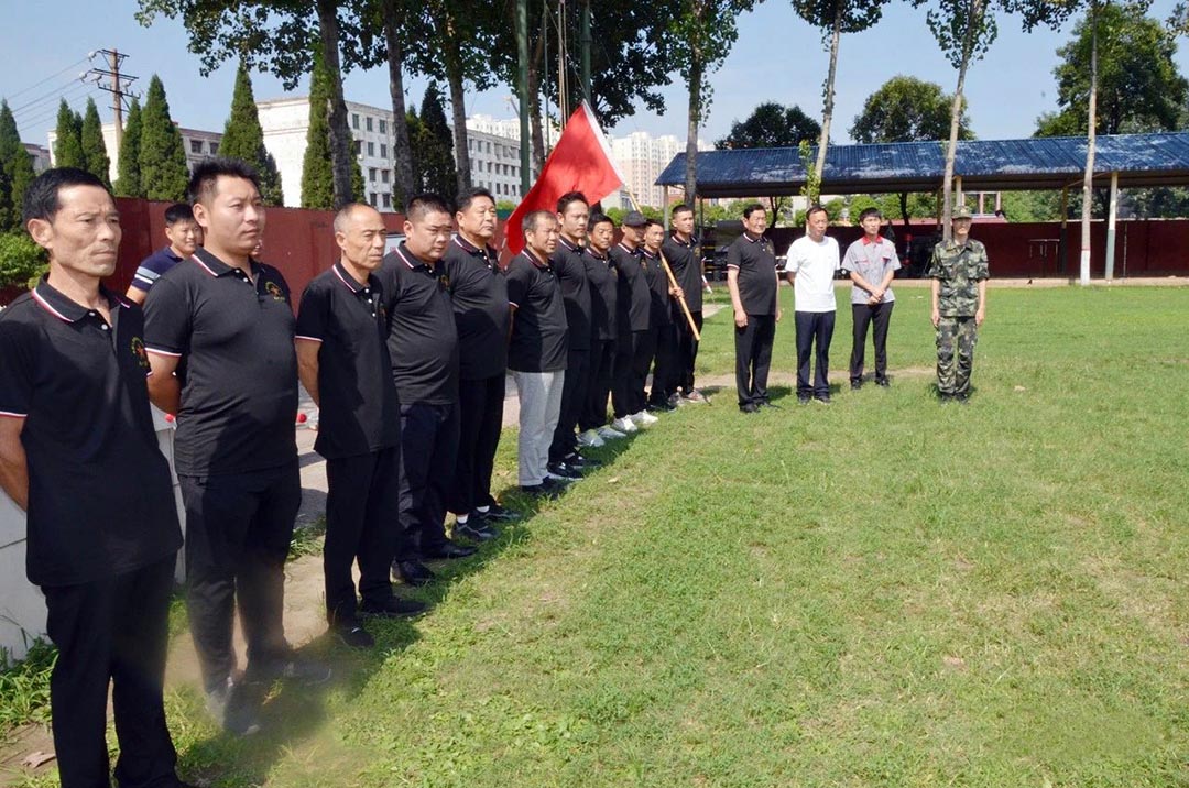 致敬最可愛(ài)的人！ 向人民子弟兵致敬 | 大張公司“八一”建軍節(jié)走訪慰問(wèn)武警官兵(圖3)